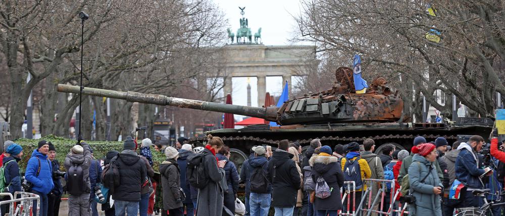 Das russische Panzerwrack in Berlin.