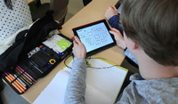 Mit Tablets können im Unterricht auch Schaubilder erstellt werden. Fehlendes W-Lan schränkt die Einsatzmöglichkeiten extrem ein. Foto: dpa