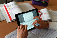 242 Tablets wurden aus der Willy-Brandt-Schule gestohlen. Foto: Uli Deck/dpa