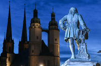 Die Marktkirche und das Denkmal für Georg Friedrich Händel gehören zu den Wahrzeichen der Stadt Halle/Saale. Foto: Hendrik Schmidt/dpa-Zentralbild/dpa