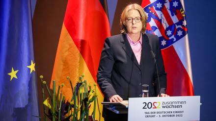 Bundestagspräsidentin Bärbel Bas (SPD) spricht zum Festakt anlässlich der Einheitsfeierlichkeiten am 3. Oktober.