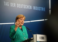 Bundeskanzlerin Angela Merkel (CDU) spricht auf dem Tag der Deutschen Industrie. Foto: Wolfgang Kumm/dpa