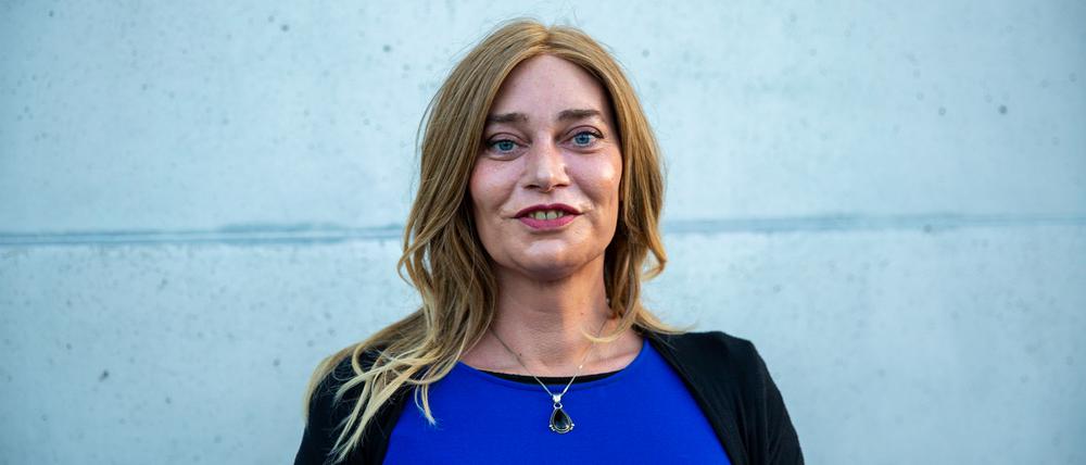 „In erster Linie Hilfeschreie“: Bundestagsabgeordnete Tessa Ganserer setzt sich für die Suizidprävention ein.