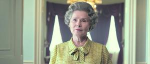 Spielt seit Staffel fünf Königin Elizabeth: Imelda Staunton.