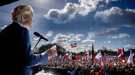 Überraschter Sieger: Der rechte Geert Wilders feiert seinen Erfolg bei der Parlamentswahl in den Niederlanden.