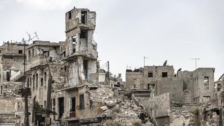 Ruinen im Bürgerkrieg zerstörter Häuser in Syrien.