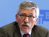 Thilo Sarrazin (SPD), umstrittener Bestsellerautor und früherer Finanzsenator von Berlin. Foto: Arne Dedert/dpa