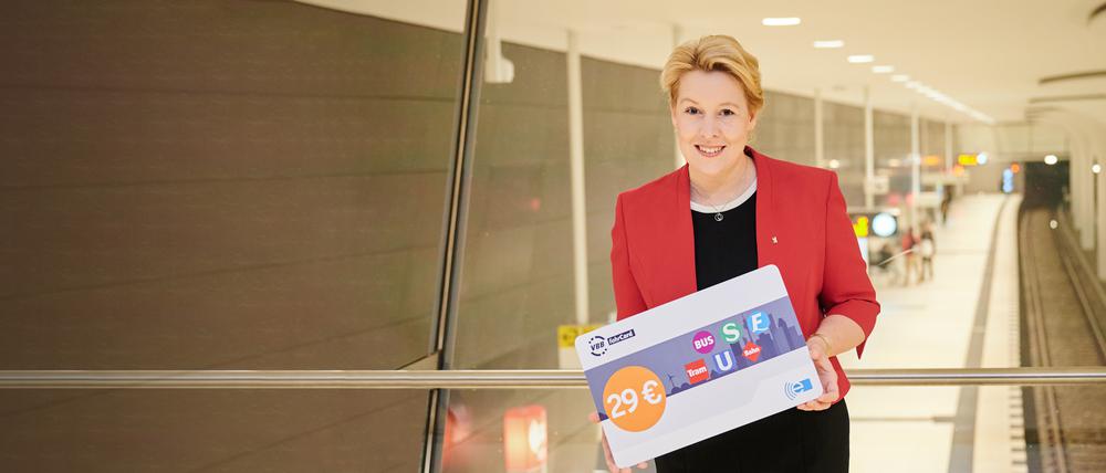 Franziska Giffey (SPD) wirbt fürs 29-Euro-Ticket.