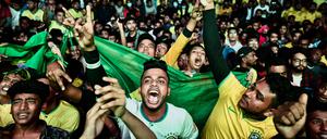 Zu jeder Fußball-WM teilt sich Bangladesch in zwei Gruppen: Brasilien- oder Argentinien-Fans.
