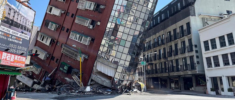 Ein beschädigtes Gebäude in Hualien.