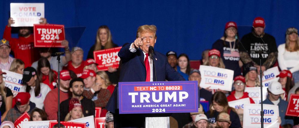 Der frühere US-Präsident Donald Trump am Wochenende in einer Rally in Greensboro, North Carolina. 
