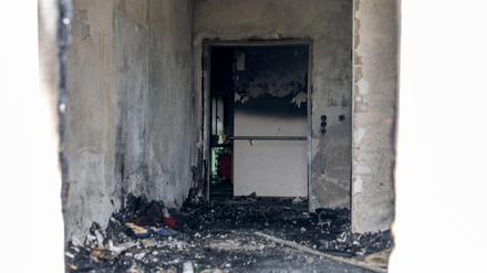Blick in ein Zimmer in einem Seniorenheim, in dem in der Nacht der Brand ausgebrochen sein soll. 