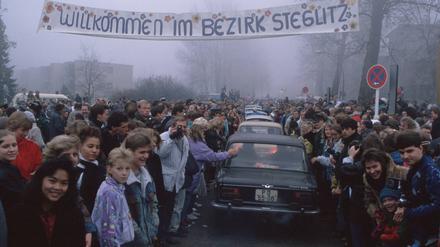 Wiedervereinigungskonvoi: Deutsche-deutsche Willkommensgrüße am 9. November 1989.  