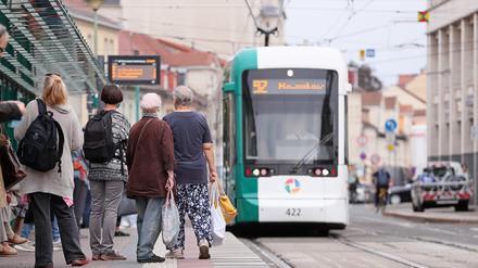 Die Deutschen fahren wieder etwas mehr mit Bus und Bahn. 