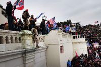 Trump-Anhänger auf den Stufen des Kapitols Foto: AFP/Getty Images/Samuel Corum