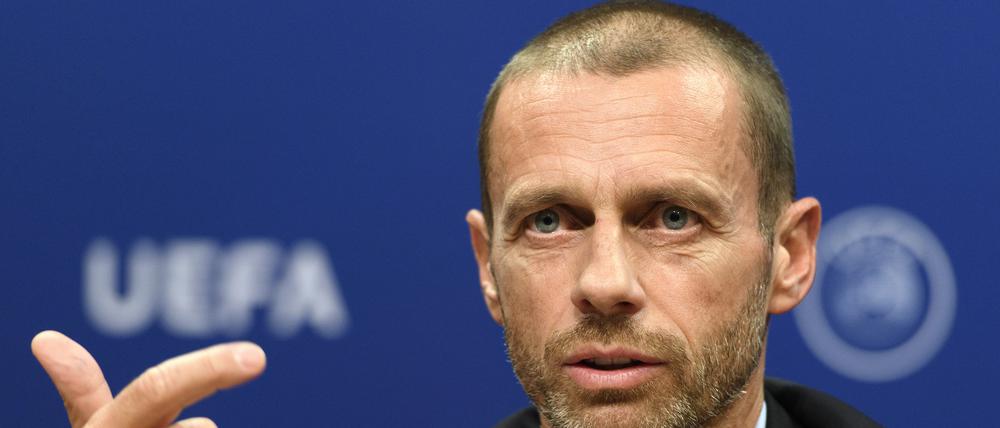 Uefa-Präsident Aleksander Ceferin fürchtet, dass sich die internationalen Krisen auch auf die Fußball-EM auswirken könnten. 