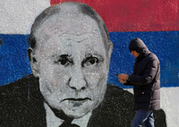 Putin befürwortet das Anwerben von Kämpfern aus Syrien. Foto: Darko Vojinovic/AP/dpa