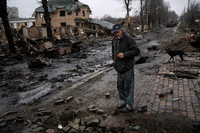 Russische Truppen soll den ukrainischen Ort Butscha nicht nur zerstört haben, sondern auch viele Einwohner ermordet. Foto: Rodrigo Abd/AP/dpa