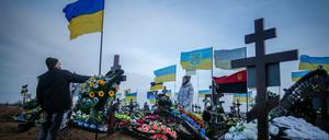 Gräber ukrainischer Soldaten.