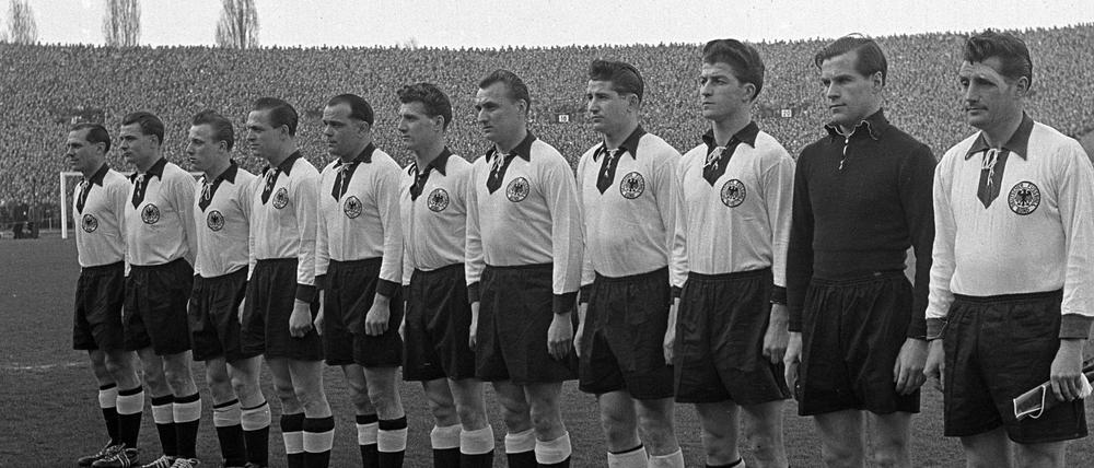 Schon das Team um den großen Fritz Walter spielte in Adidas-Schuhen.