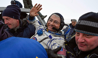 Schon 2018 landete US-Astronaut Mark Vande Hei mit einer Soyuz-Kapsel in Kasachstan. Am Mittwoch soll er nach seiner zweiten ISS-Mission erneut dort zur Erde zurückkehren - trotz Drohungen Russlands, den ISS-Betrieb einzustellen, sollten die Sanktionen nicht gelockert werden. Foto: dpa