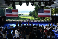 Nach der Abschlusspressekonferenz flog Joe Biden zurück in den amerikanischen Alltag. Und in die Innenpolitik nach acht Tagen Weltpolitik. Foto: AFP