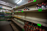 Die Regale werden nicht mehr voll. Venezuela befindet sich in einer tiefen Wirtschaftskrise. Foto: dpa