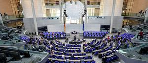 Abgeordnete nehmen an der 164. Sitzung des Bundestags teil. (Archivbild)