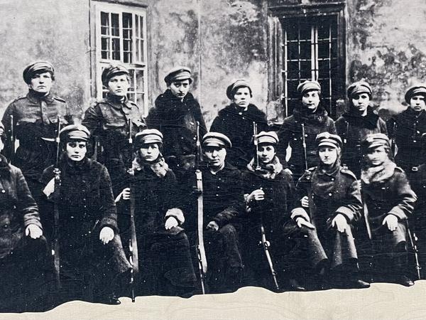 Viele Sozialistinnen kämpften im Ersten Weltkrieg in der Freiwilligen Frauenlegion.