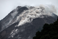 Auf der indonesischen Insel Java ist der Vulkan Semeru erneut ausgebrochen. Foto: Aditya Irawan/XinHua/dpa