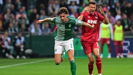 Das tut weh. Dejan Ljubicic (r.) muss mit dem 1. FC Köln im fünften Saisonspiel die sechste Niederlage einstecken.  