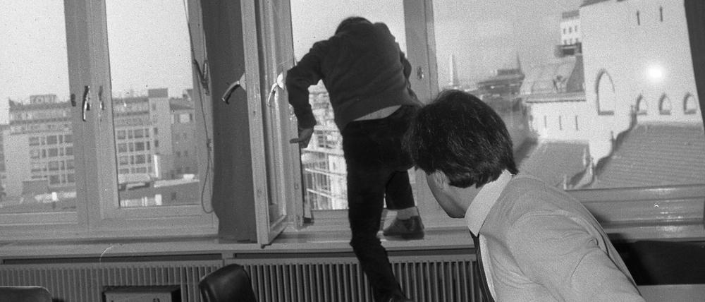 Cemal Altun, Fenstersprung am 30. August 1983. 