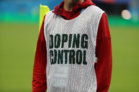Nur ein Feigenblatt? Ein Dopingkontrolleur bei der Fußball-WM. Foto: imago/ITAR-TASS