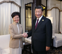 Xi Jinping trifft überraschend Carrie Lam 