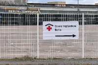 Im Impfzentrum im ehemaligen Flughafen Tempelhof wird nur Astrazeneca gespritzt. Foto: imago/Stefan Zeitz