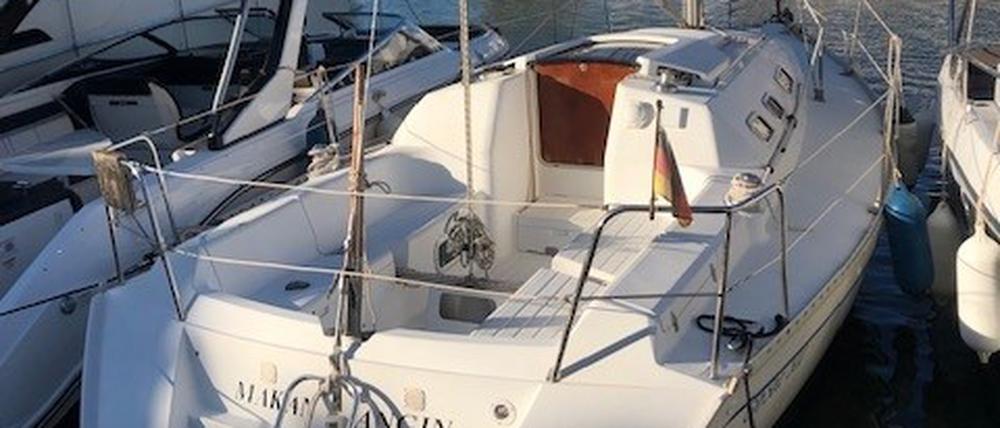 Auf diesem vom spanischen Seerettungsdienst zur Verfügung gestellten undatierten Bild ist das Segelboot „Makan Angin“ zu sehen. 