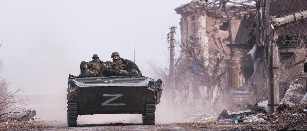 Russische Truppen kommen im Angriffskrieg gegen die Ukraine nach britischer Einschätzung bei neuen Angriffen nicht voran (Symbolbild).