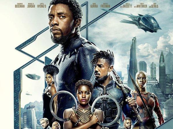 Black Panther startet im Kino durch: Das Filmplakat mit Chadwick Boseman als Hauptdarsteller.