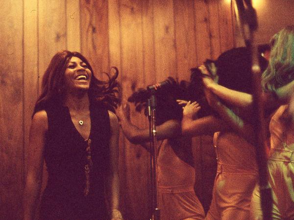Tina Turner und die Ikettes im Jahr 1973.