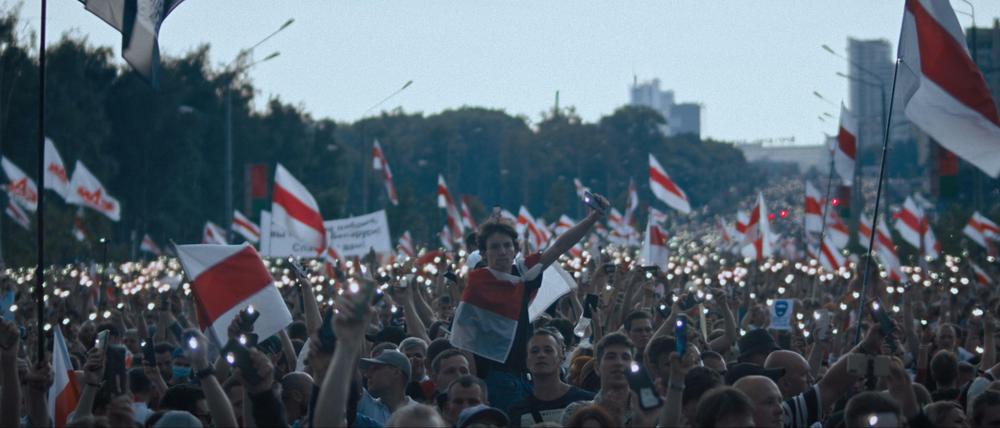 Der Regisseur Aleksej Palujan dokumentiert mit "Courage" die Massenproteste in Belarus im Sommer 2020.