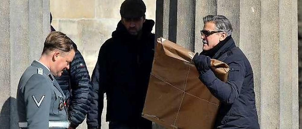 George Clooney am Set seines Films "The Monuments Men" in Berlin. Mit deutschen Filmfördergelder sollen auch hochkarätige internationale Produktionen ins Land gelockt werden. 