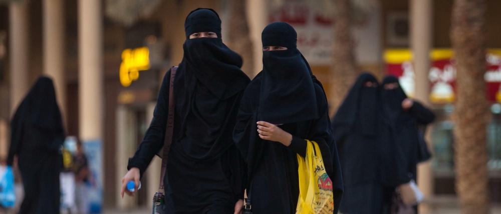 Zwei junge Frauen in Riad, der Hauptstadt Saudi-Arabiens.