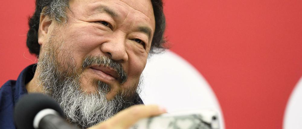Lego wollte ihm keine Steine liefern, jetzt sammelt Ai Weiwei Spenden in aller Welt - auch in Berlin.