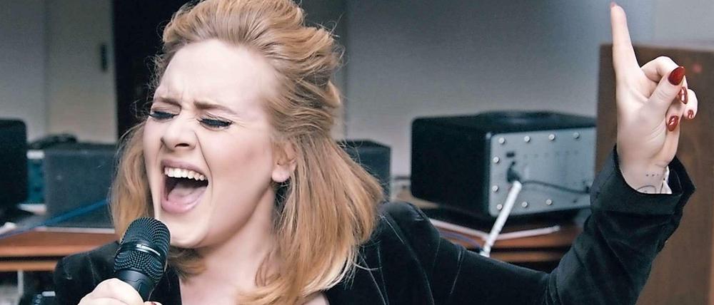 Die Londoner Sängerin Adele, 27.
