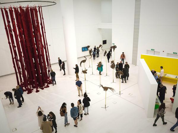 Ausstellung zur Documenta 14 im EMST, 2017.