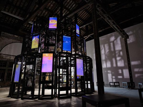 „Entanglement“ der Künstlergruppe Annex war bereits auf der Architektur-Biennale in Venedig 2021 zu sehen.