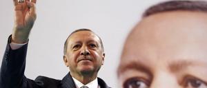 Erdogan bei einem Auftritt vor Mitgliedern seiner Regierungspartei AKP .