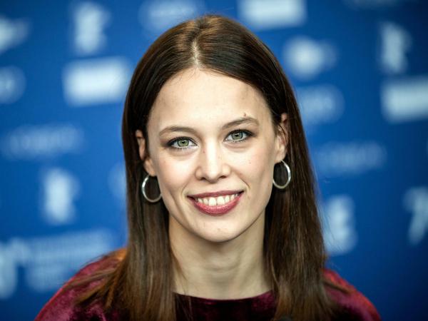 Die deutsche Schauspielerin Paula Beer gewann schon im Februar auf der Berlinale den Silbernen Bären für "Undine".