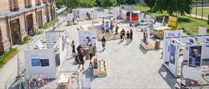 Ausgangspunkt fürs Exil. Die Ausstellungs-Installation mit ehemaligen Flüchtlingscontainern haben Studierende der TU Berlin entworfen.
