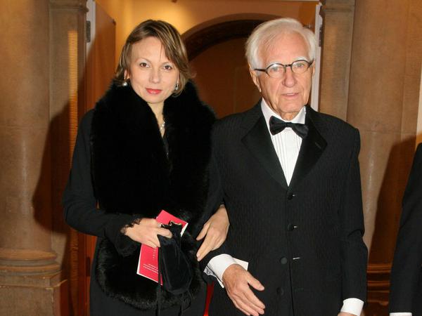 Der Sammler und seine Lebensgefährtin Violetta Wojnowski bei einem Galadinner 2004. 